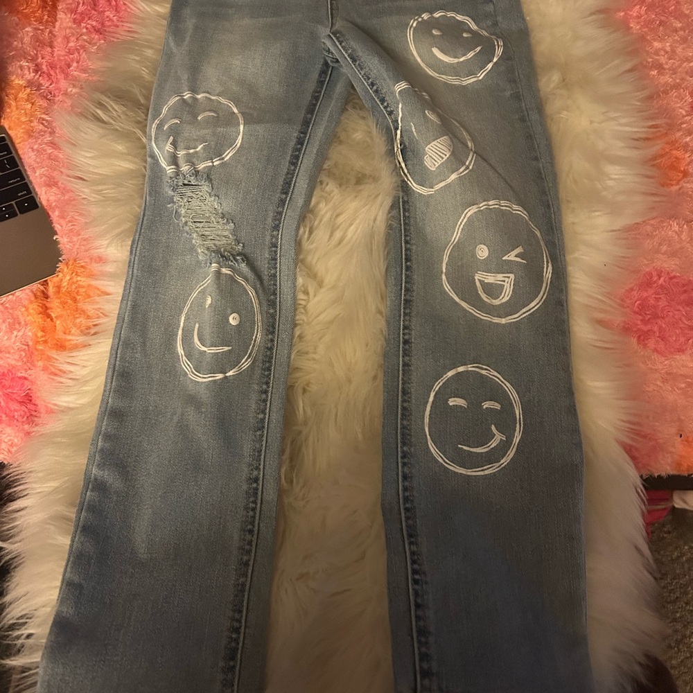 Stylish Light Blue Straight Leg Jeans with White Smiley Patterns